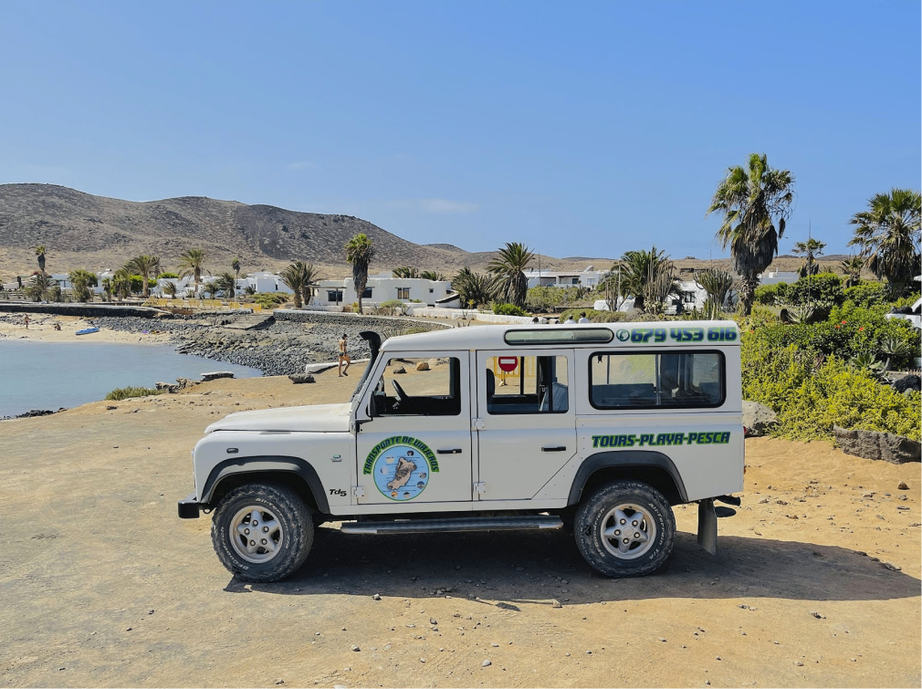 land rover defender 4x4 in la graciosa